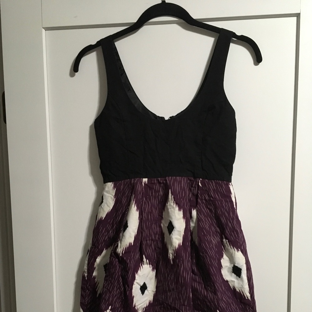 Cute dress.